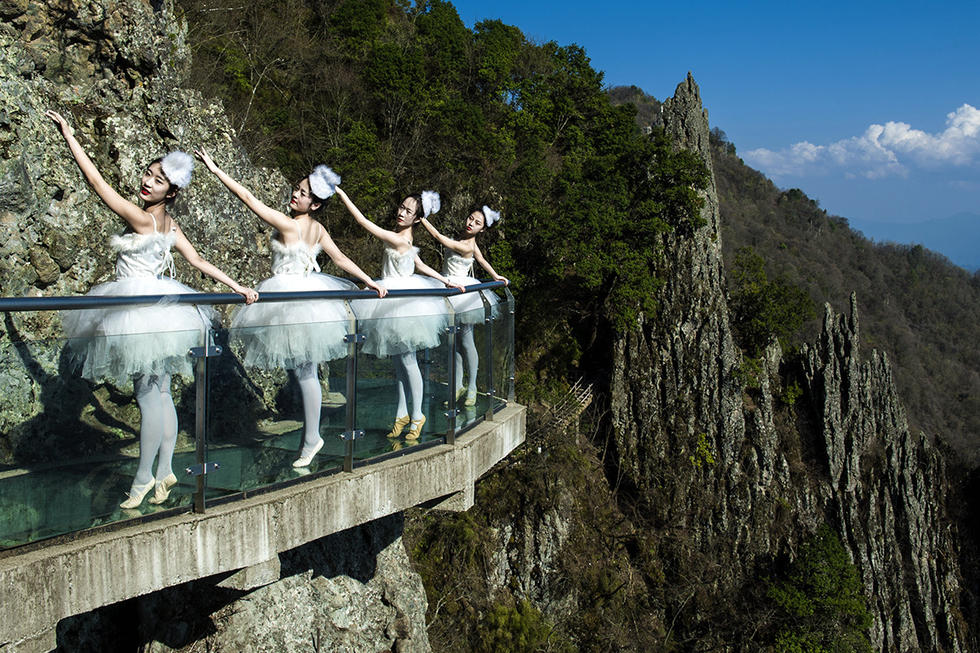 �����όmɽ�ϵĿ��а���