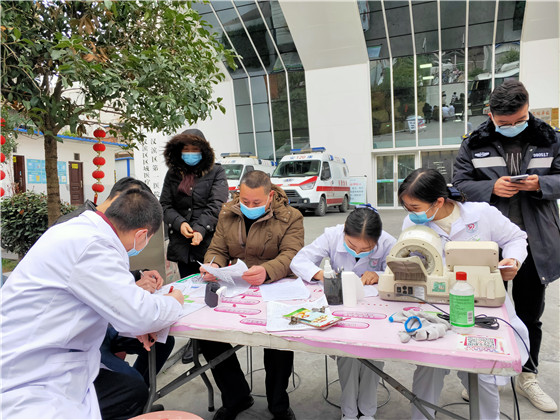 漢濱區(qū)第一醫(yī)院醫(yī)護人員踴獻熱血暖寒冬