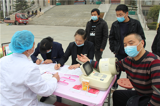 人民警察一心為民，捋袖捐血鐵血柔情——安康市公安局積極開展冬季獻(xiàn)血活動(dòng)