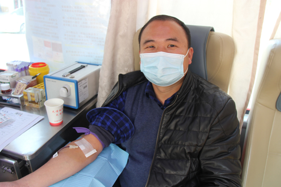 血液是生命的禮物——中國聯(lián)通安康市分公司、安康大數(shù)據(jù)運(yùn)營有限公司聯(lián)合開展冬季應(yīng)急獻(xiàn)血活動(dòng)