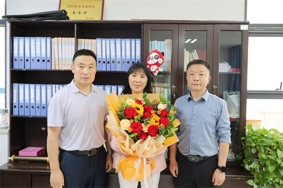 安康市中心血站開展“5·12”國際護(hù)士節(jié)慰問活動