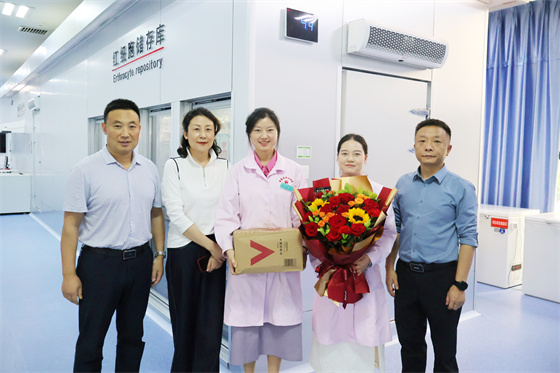 安康市中心血站開展“5·12”國際護(hù)士節(jié)慰問活動