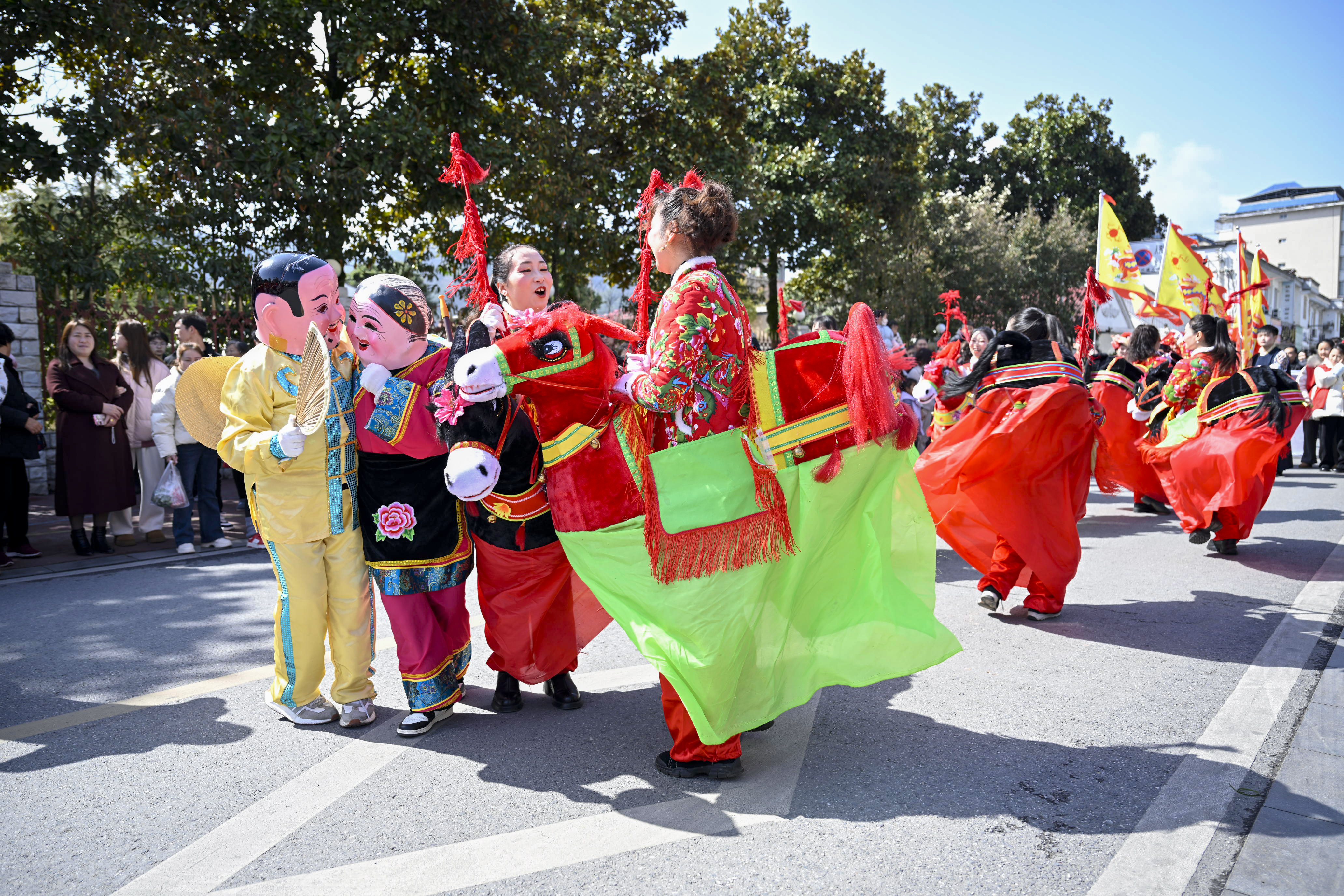 充滿鄉(xiāng)土氣息的節(jié)目深受群眾喜愛