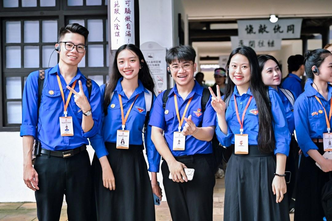 200名來自越南胡志明共青團中央的青少年代表齊聚廣州開啟“紅色研學(xué)之旅”。